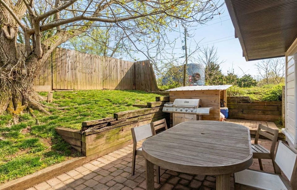Dining area, Garden view