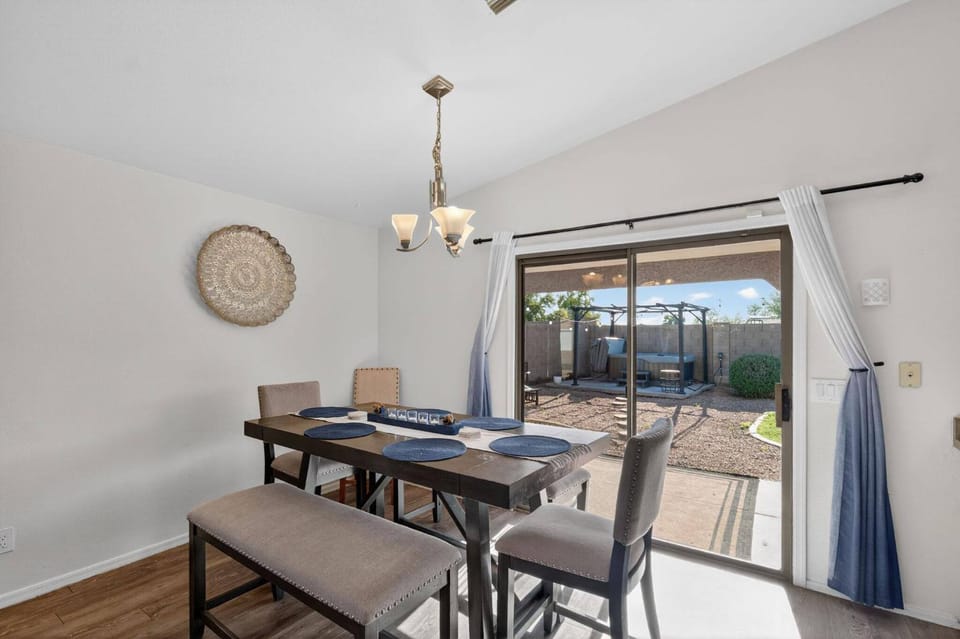 Patio, Garden, Dining area
