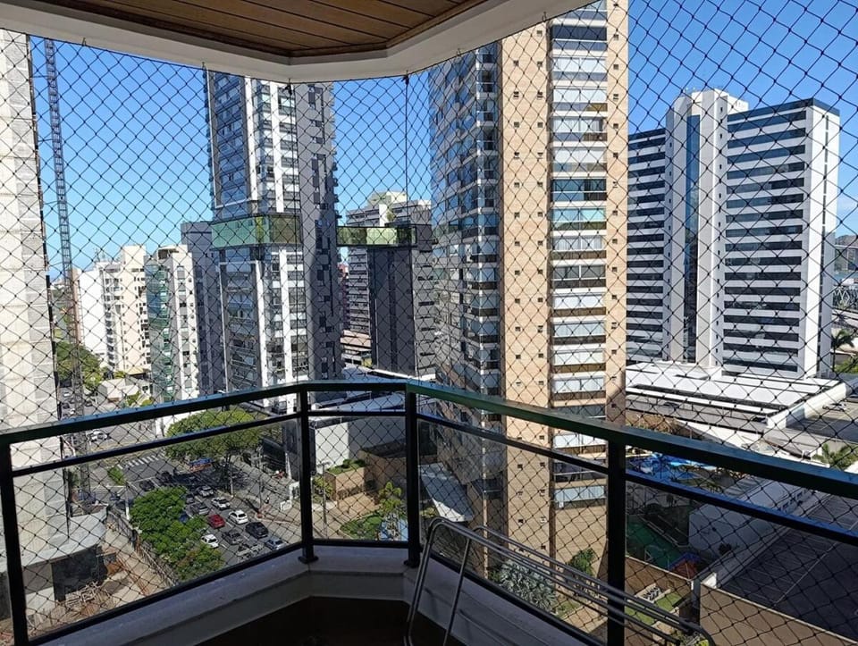 Apt 2 Qts com suite, recepção 24hrs, piscina e academia Apartment in Vitoria