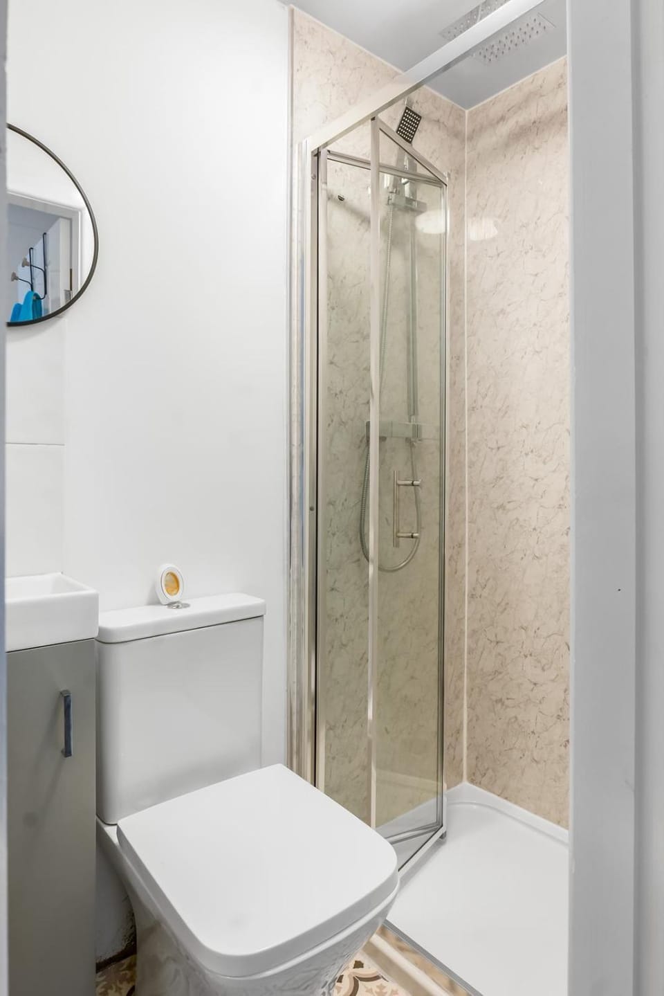 Shower, Bathroom, towels