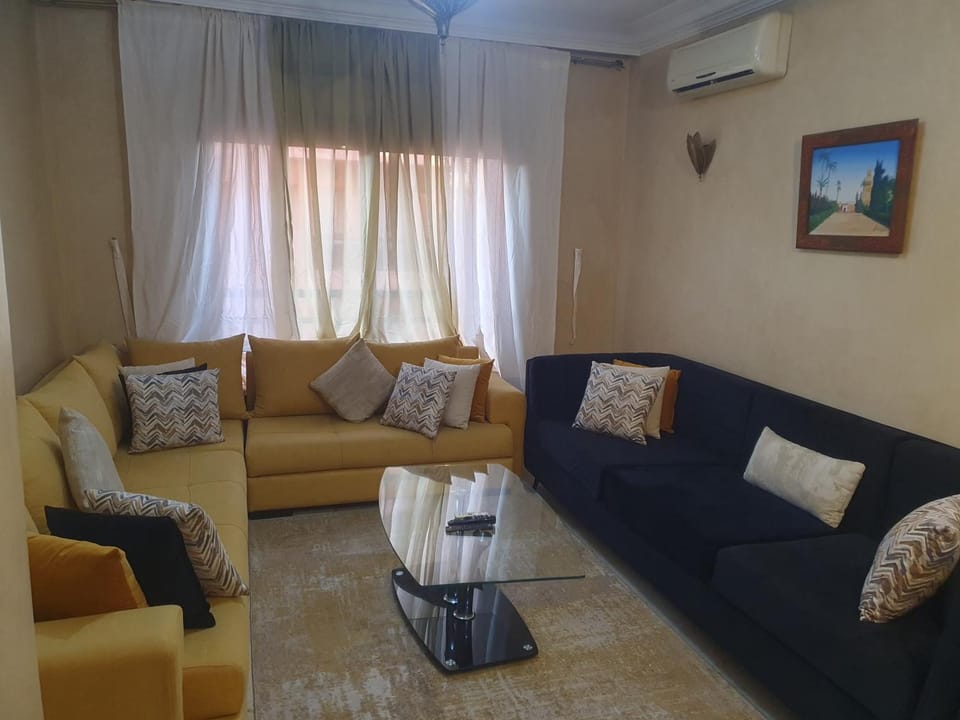 TV and multimedia, Living room, Seating area, air conditioner