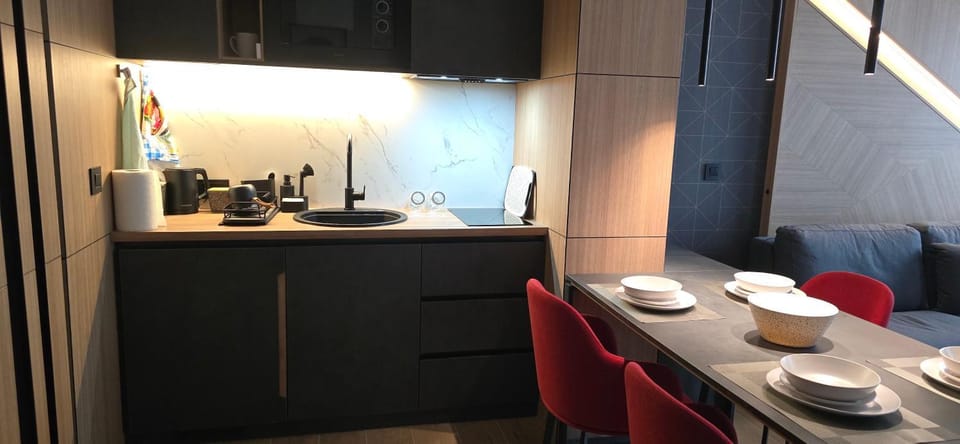 Coffee/tea facilities, Kitchen or kitchenette, Living room, Dining area
