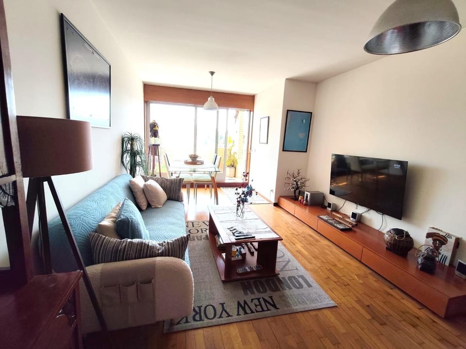 Living room, Dining area, Meals