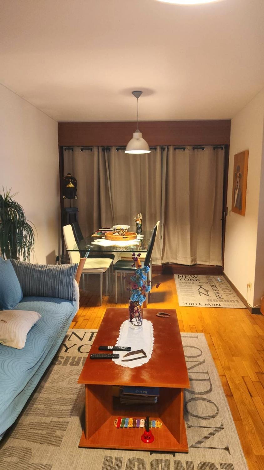 Night, TV and multimedia, Living room, Dining area, Meals, Dinner, internet