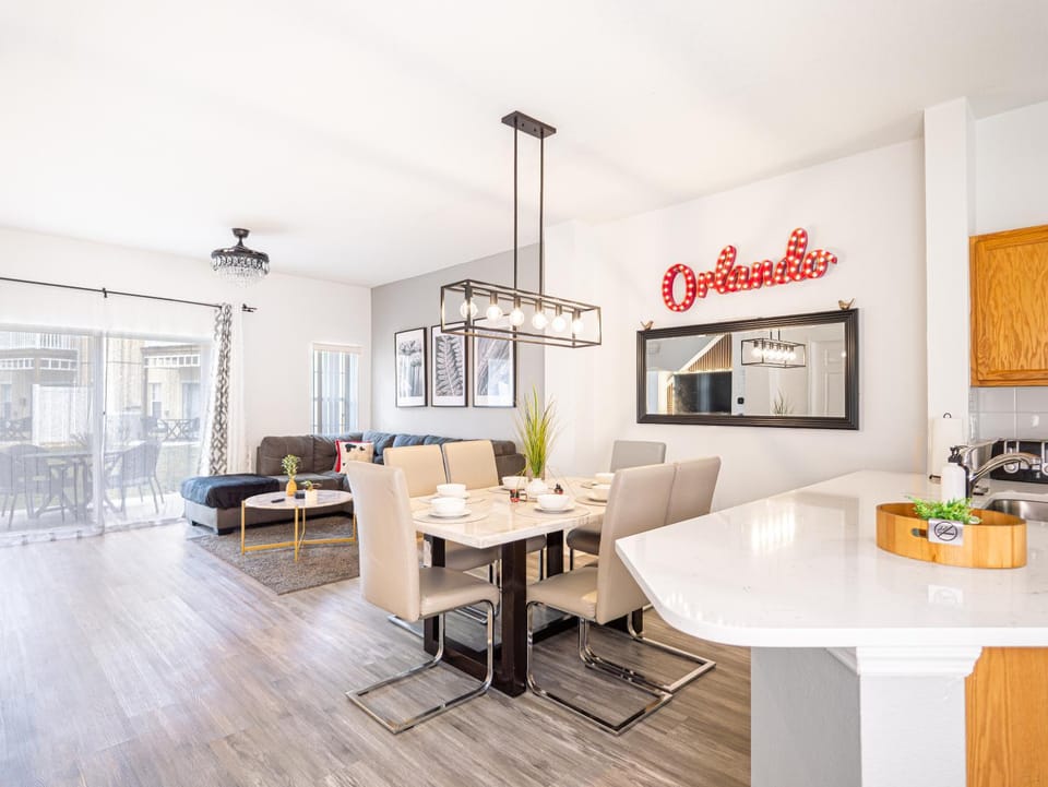 The Enchanted luxe Townhome Apartment in Kissimmee