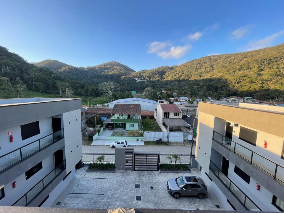 Property building, Bird's eye view, Mountain view, Street view, Parking