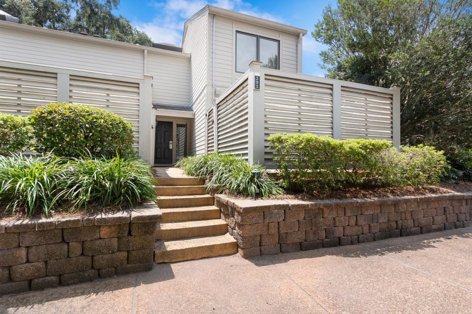 Property building, Garden view
