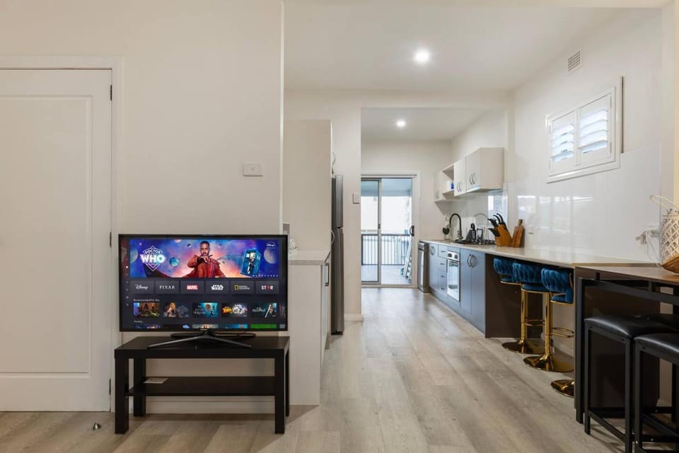 Blue Bay 3BR Beachside Coastal Escape House in Central Coast