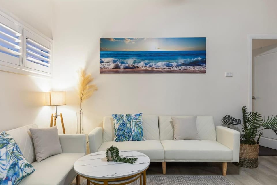 Blue Bay 3BR Beachside Coastal Escape House in Central Coast