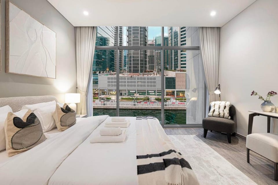 Bed, Photo of the whole room, Bedroom, City view