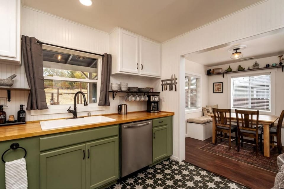 Vintage Vine House House in Murphys