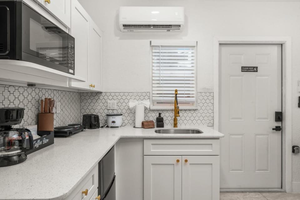 Kitchen or kitchenette, pet friendly