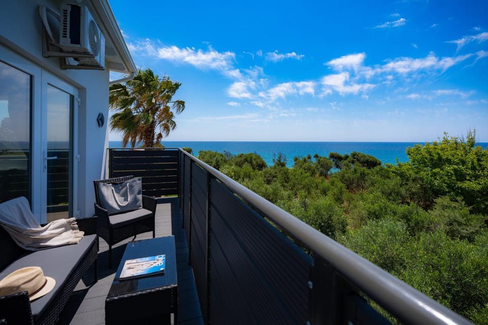 Day, Natural landscape, View (from property/room), Balcony/Terrace, Seating area, Sea view