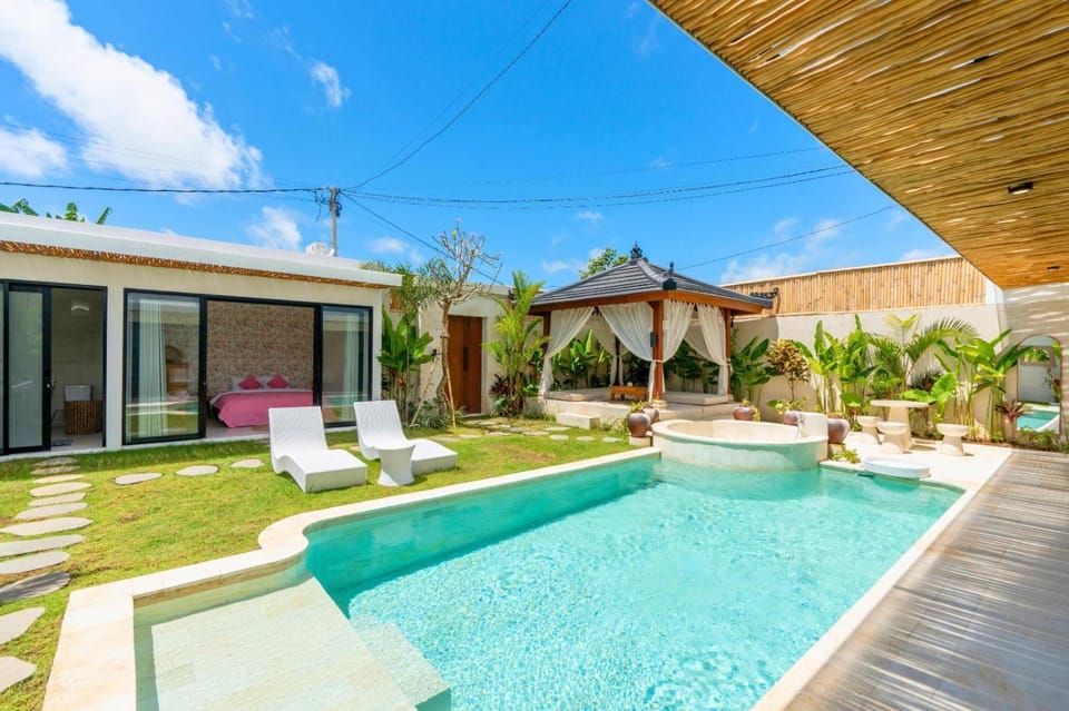 Sukhira - 4Bedroom Villa Private Pool in Kerobokan Villa in North Kuta