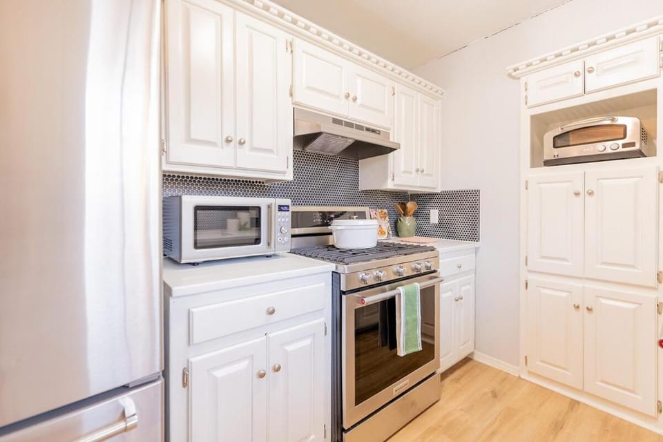 Cozy retreat and views near campus with gourmet kitchen Villa in Stillwater