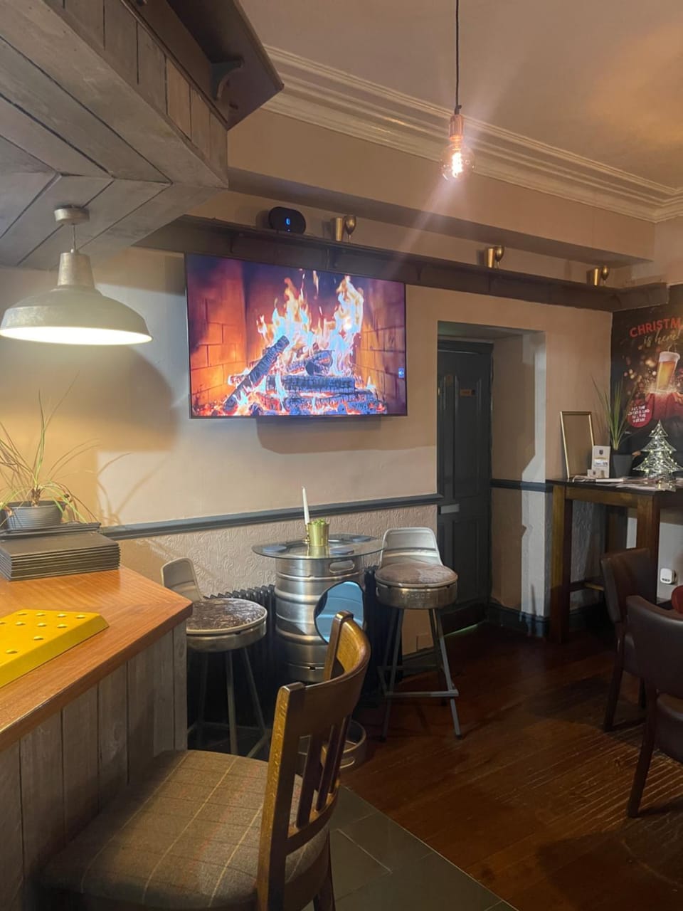 Communal lounge/ TV room, TV and multimedia, Living room, Seating area, Evening entertainment