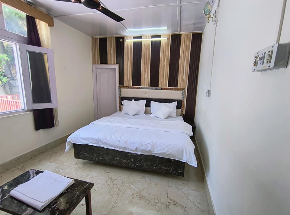 Binny guest house Dalhousie Bed and Breakfast in Himachal Pradesh