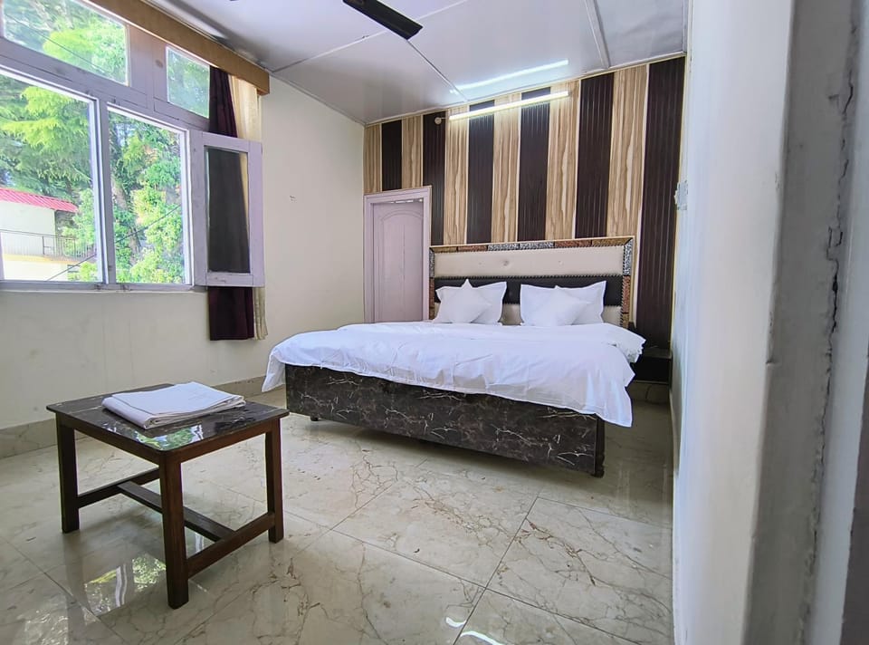 Binny guest house Dalhousie Bed and Breakfast in Himachal Pradesh