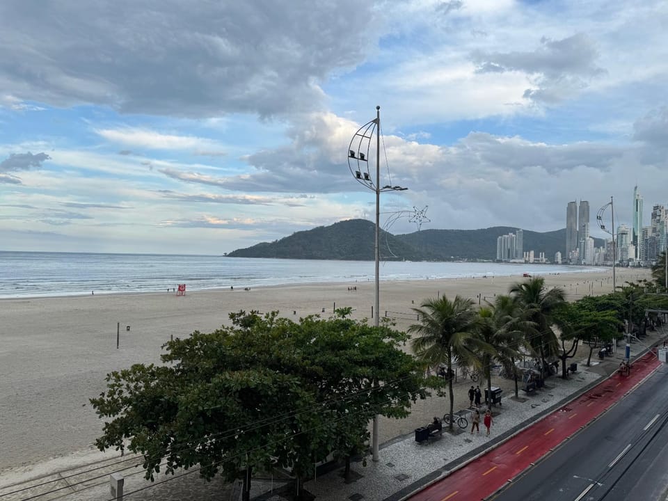 apt frente mar balneario camboriu sc Apartment in Camboriú