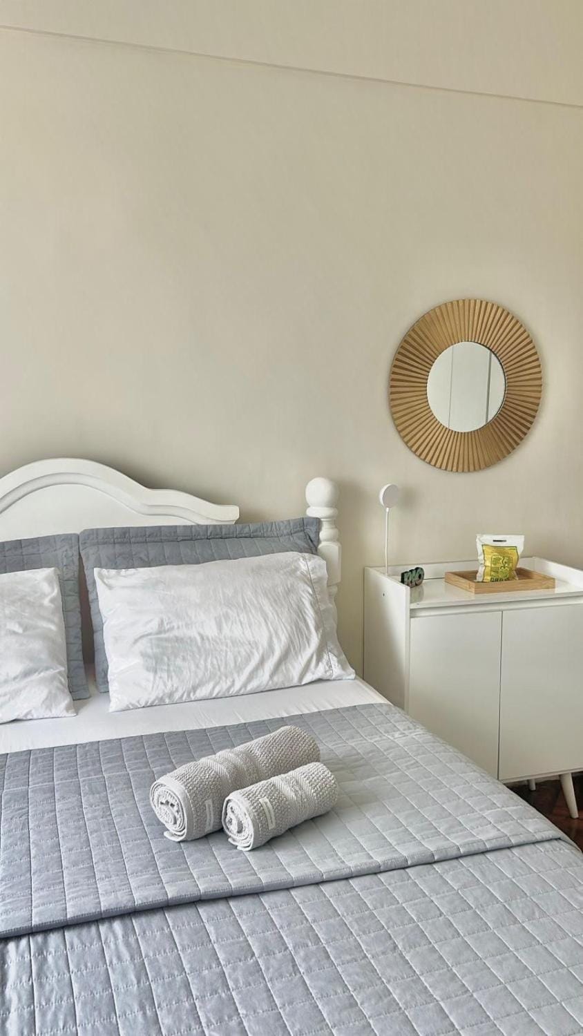 Quarto Privativo no Coração de Copacabana Vacation rental in Rio de Janeiro