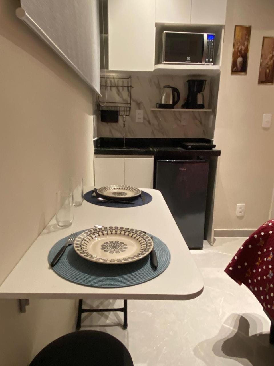 Kitchen or kitchenette, Dining area, minibar, stove, toaster