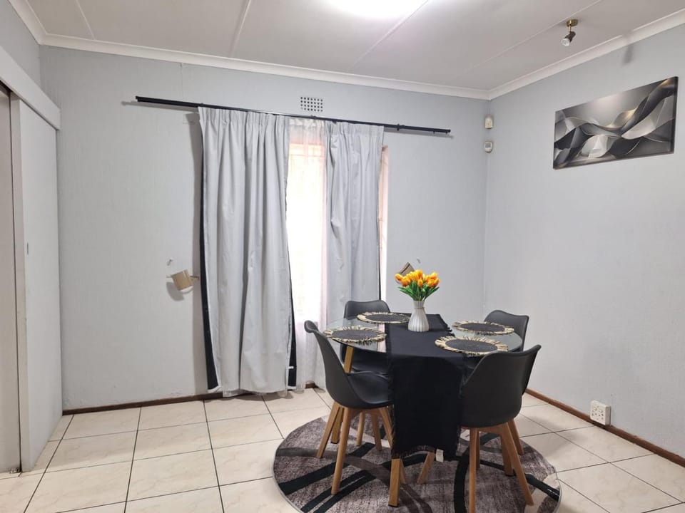 Three-Bedroom House at 16 Durham Street, Kensington, Johannesburg, With Backup Power Supply Apartment in Johannesburg