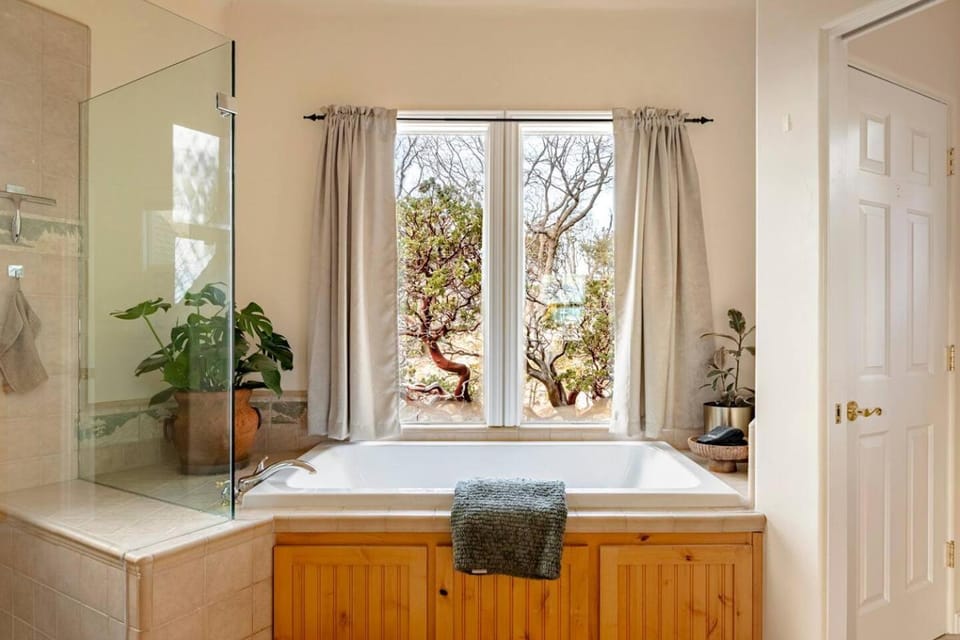 Shower, Bathroom, Bath, towels