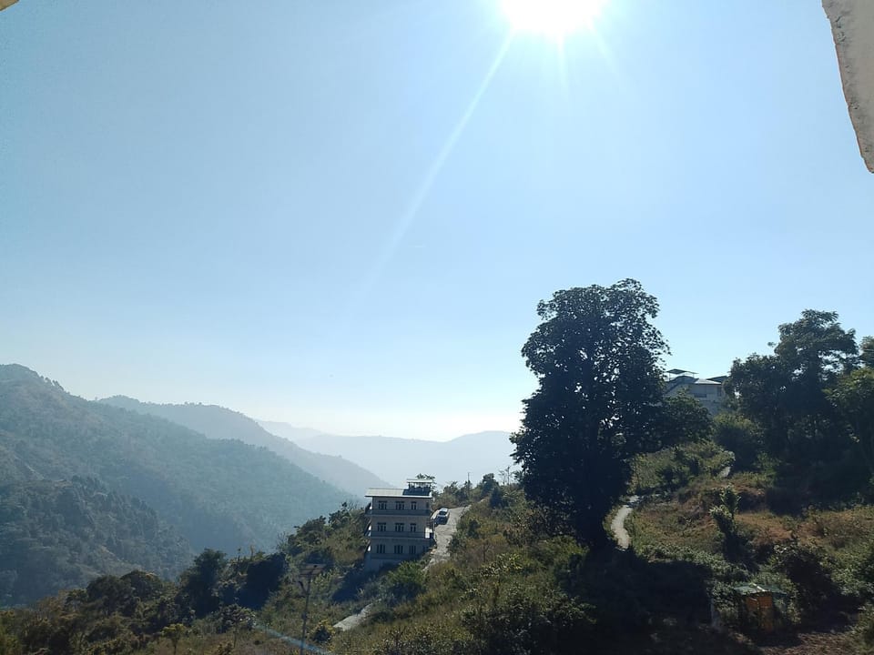 Mount Breeze-Nearby Bhimtal lake and Kainchi Dham Bed and Breakfast in Uttarakhand