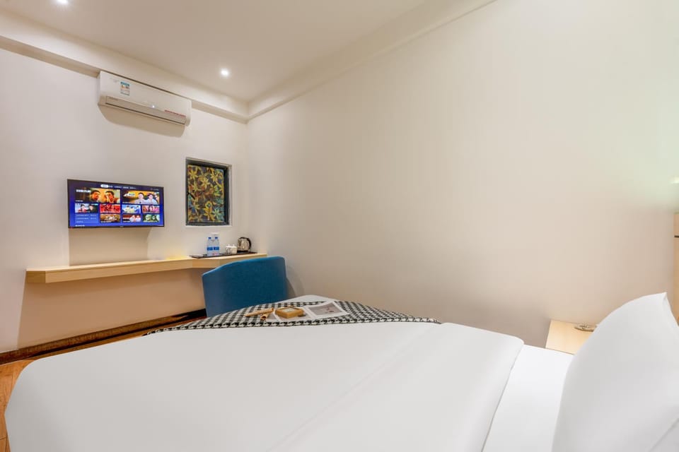 Huasheng Hotel - Guangzhou Sun Yat-sen University Lujiang Metro Station Branch Hotel in Guangzhou
