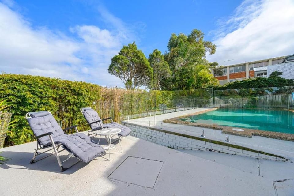 Luxry 6BR Home & Private Pool Near Collaroy Beach House in Sydney