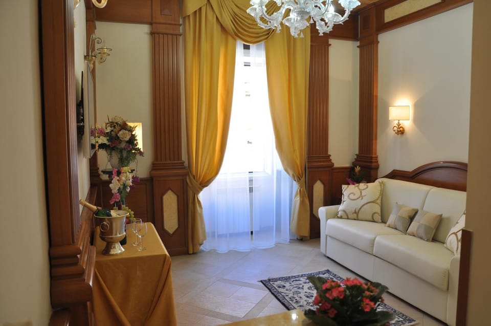 Decorative detail, Seating area