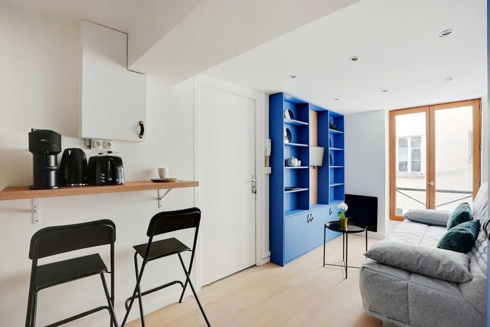 Kitchen or kitchenette, Living room