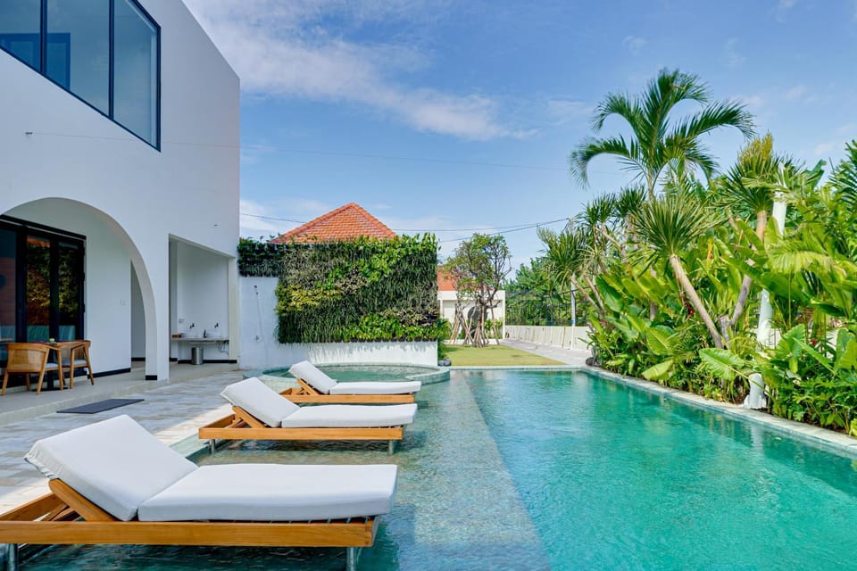 Day, Pool view, Swimming pool, sunbed