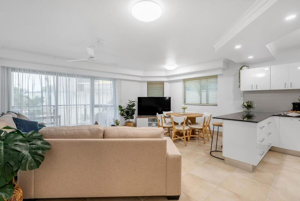 Esplanade Haven Apartment in Cairns