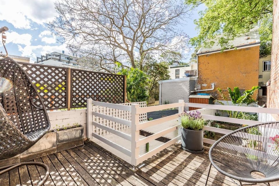 Surry Cottage - Stay In The Heart Of The City 2 Bedrooms 1 Bathroom House in Surry Hills