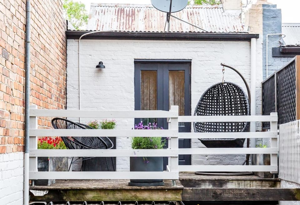 Surry Cottage - Stay In The Heart Of The City 2 Bedrooms 1 Bathroom House in Surry Hills