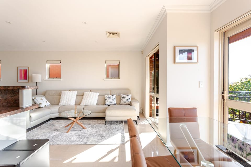 Vic Park Retreat Villa in Perth