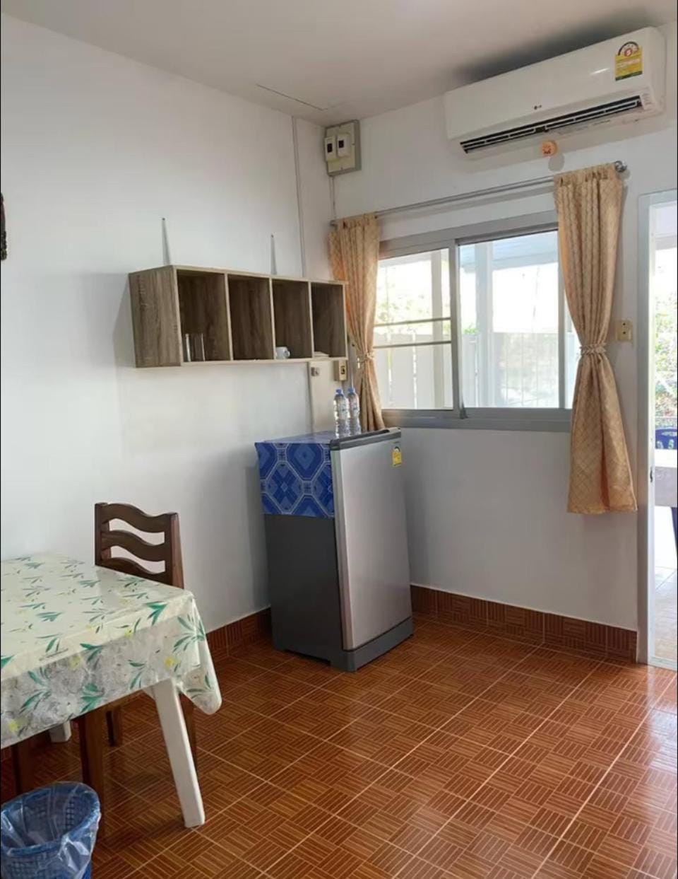 Budget Blue Sapphire Bed and Breakfast in Ko Chang