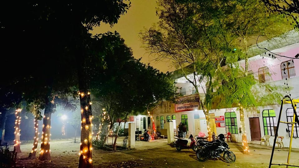 Teerthraj guest house Hostel in Uttar Pradesh