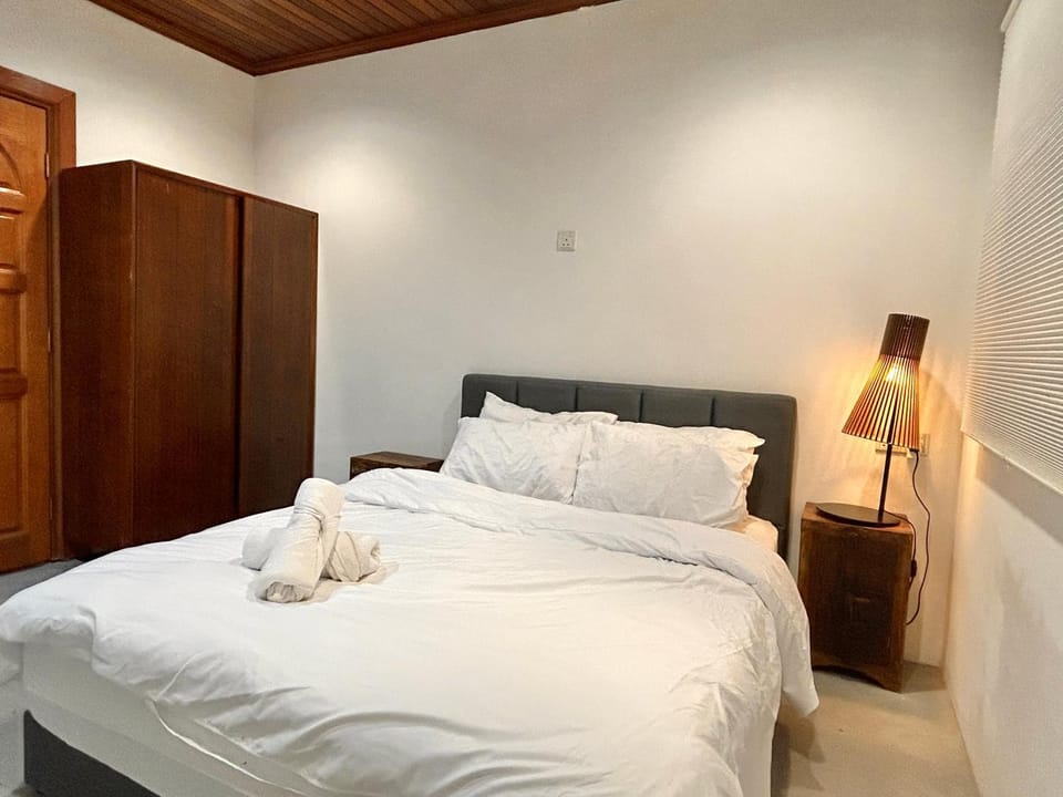 Chic Designer Family Suite Shared Bungalow LRT SS1 PJ Vacation rental in Petaling Jaya