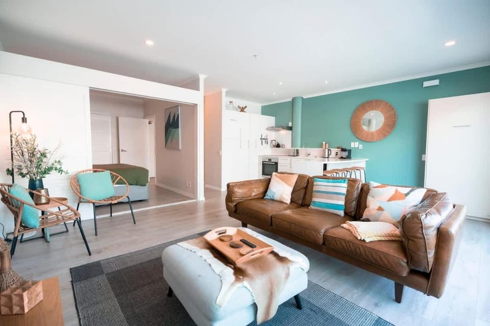 Location Location! Harbourside Apartment with Parking Apartment in Auckland