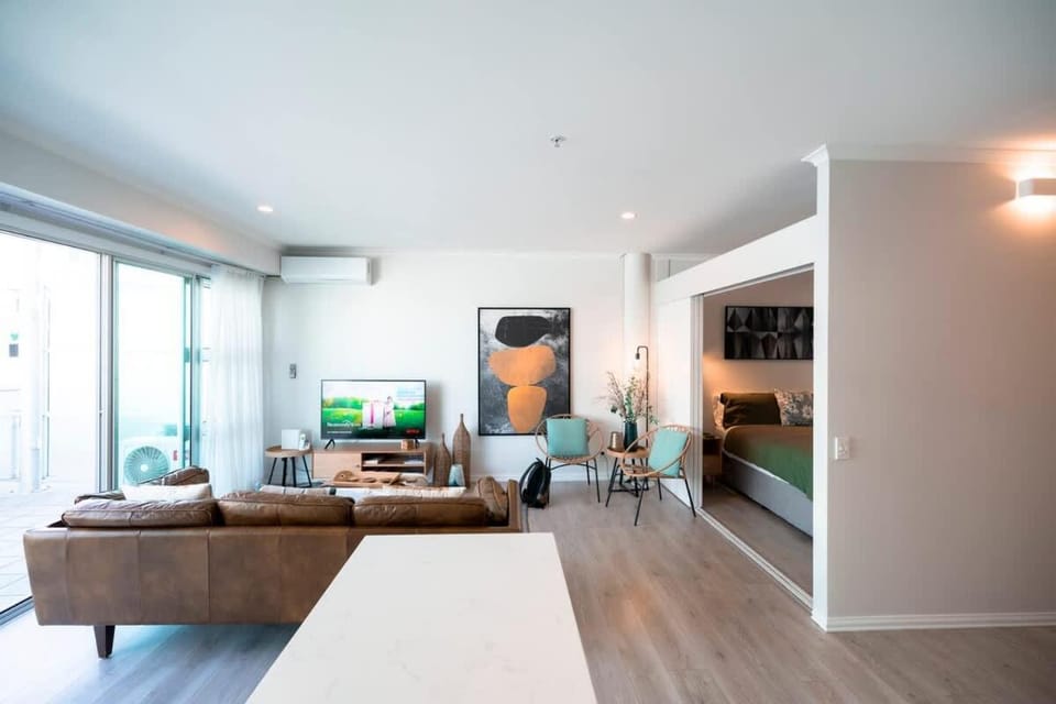 Location Location! Harbourside Apartment with Parking Apartment in Auckland