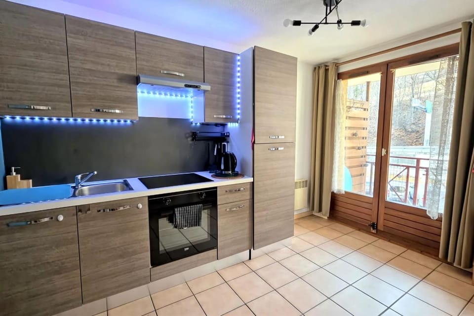Cozy apartment in Briançon close to the slopes Apartment in Briançon