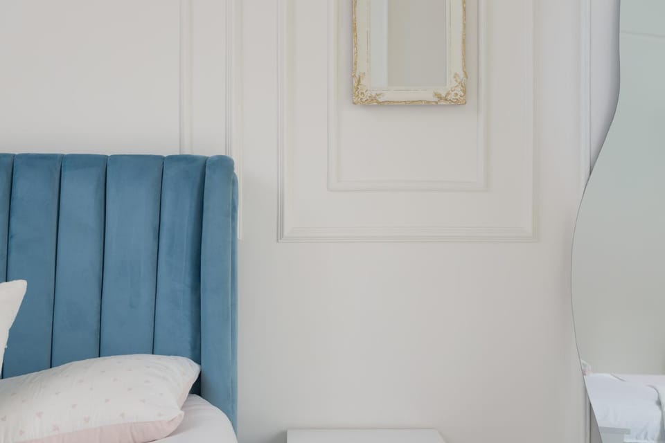 Bed, Decorative detail, Bedroom