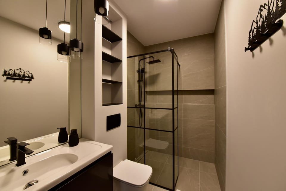 Shower, Bathroom, towels