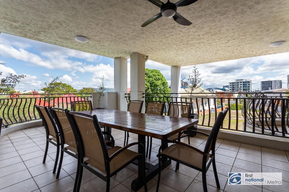 Southbank Parkside Two-Bed Villa Apartment in Brisbane City