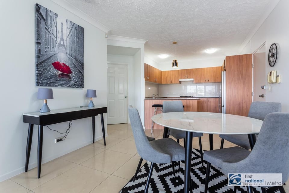 Southbank Parkside Two-Bed Villa Apartment in Brisbane City