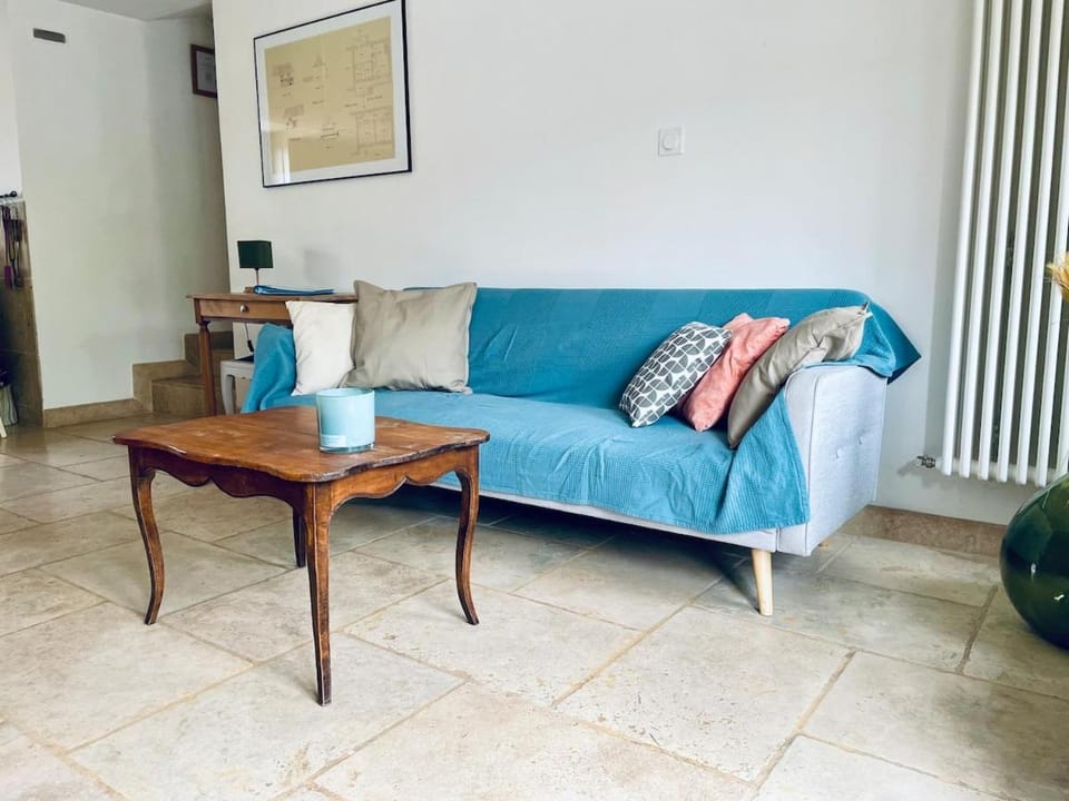 Seating area, kitchen