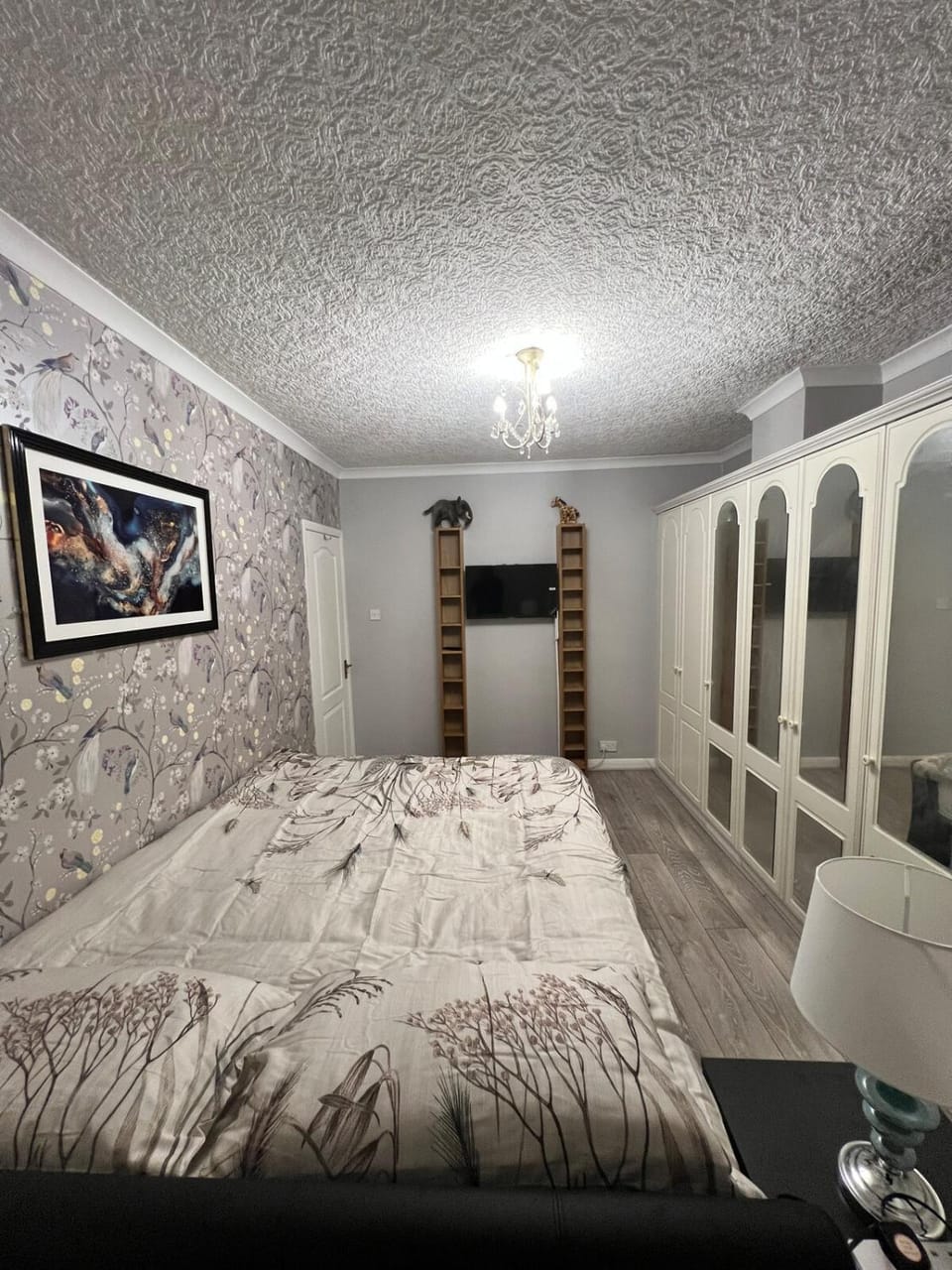 Niceclean Great Location full house to yourself House in Romford