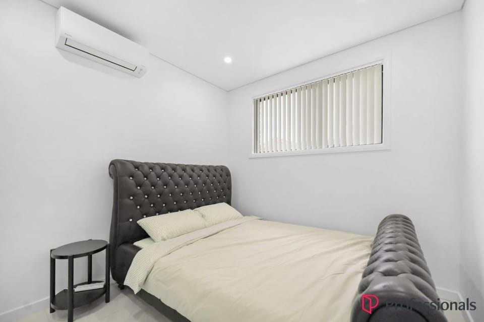 Lovely Studio Close to Cabramatta & Liverpool City Apartment in Sydney